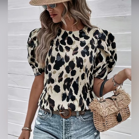 All Over Print Crew Neck Blouse, Casual Puff Sleeve Blouse - Picture 2 of 5
